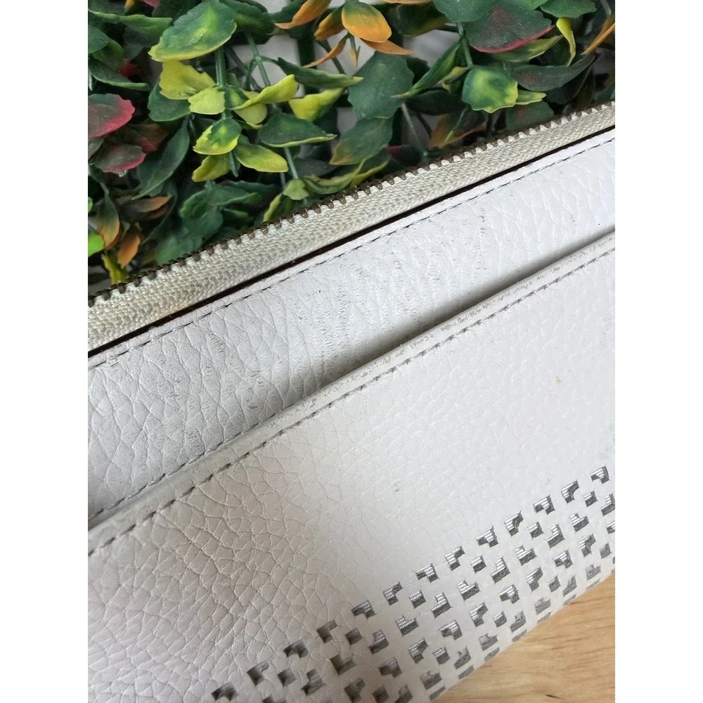 Kate Spade Wakefield Lane Neda White Clutch Zip-Around Wallet Wallets